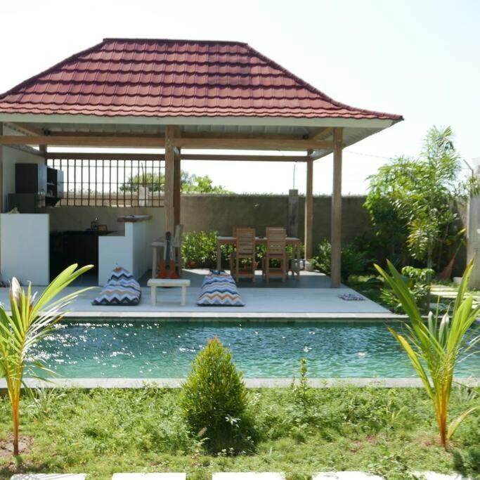 Silir Villa "Your Cozy Home" Матарам Екстериор снимка