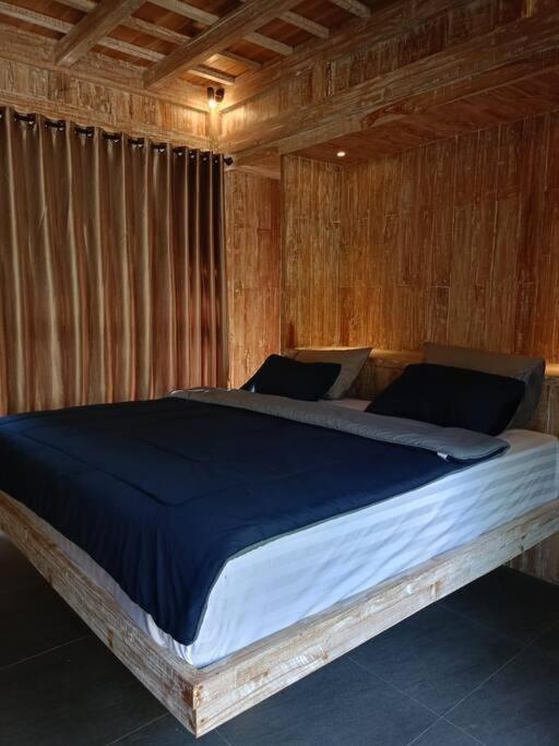 Silir Villa "Your Cozy Home" Матарам Екстериор снимка