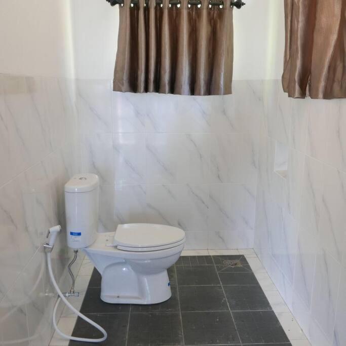 Silir Villa "Your Cozy Home" Матарам Екстериор снимка